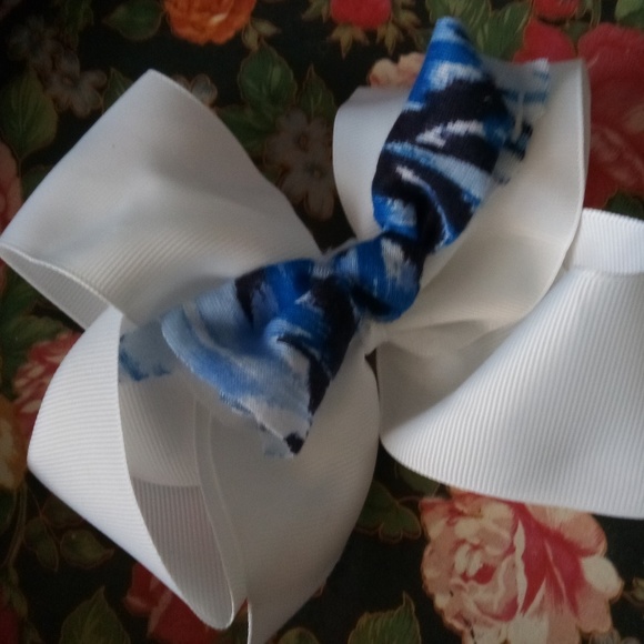 Bows - Picture 3 of 5